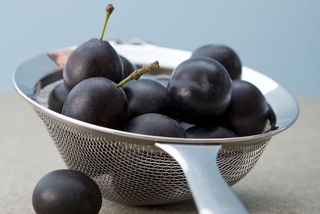 Image for How to make damson vodka
