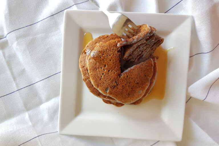 Simple Gluten free Blueberry pancakes